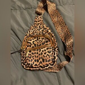 Leopard print Beltbag